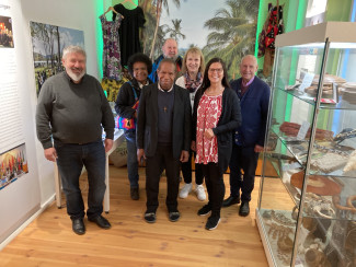 Bischof Dr. Jack Urame beim Besuch des Museums im Oktober 2023