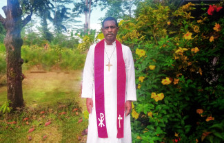 Pastor Krou Magob vom Johann-Flierl-Seminary in Logaweng, Papua-Neuguinea