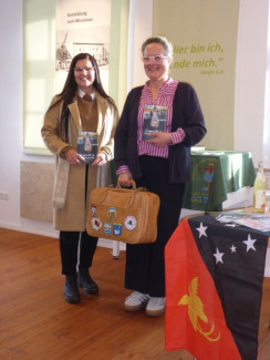 Johanna Schmotz (re.) mit Museumsleiterin Gerda Stollner