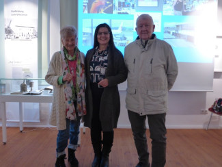 Werner Strauß mit Gerda Stollner und Liesel Strauß (v.r.n.l.)
